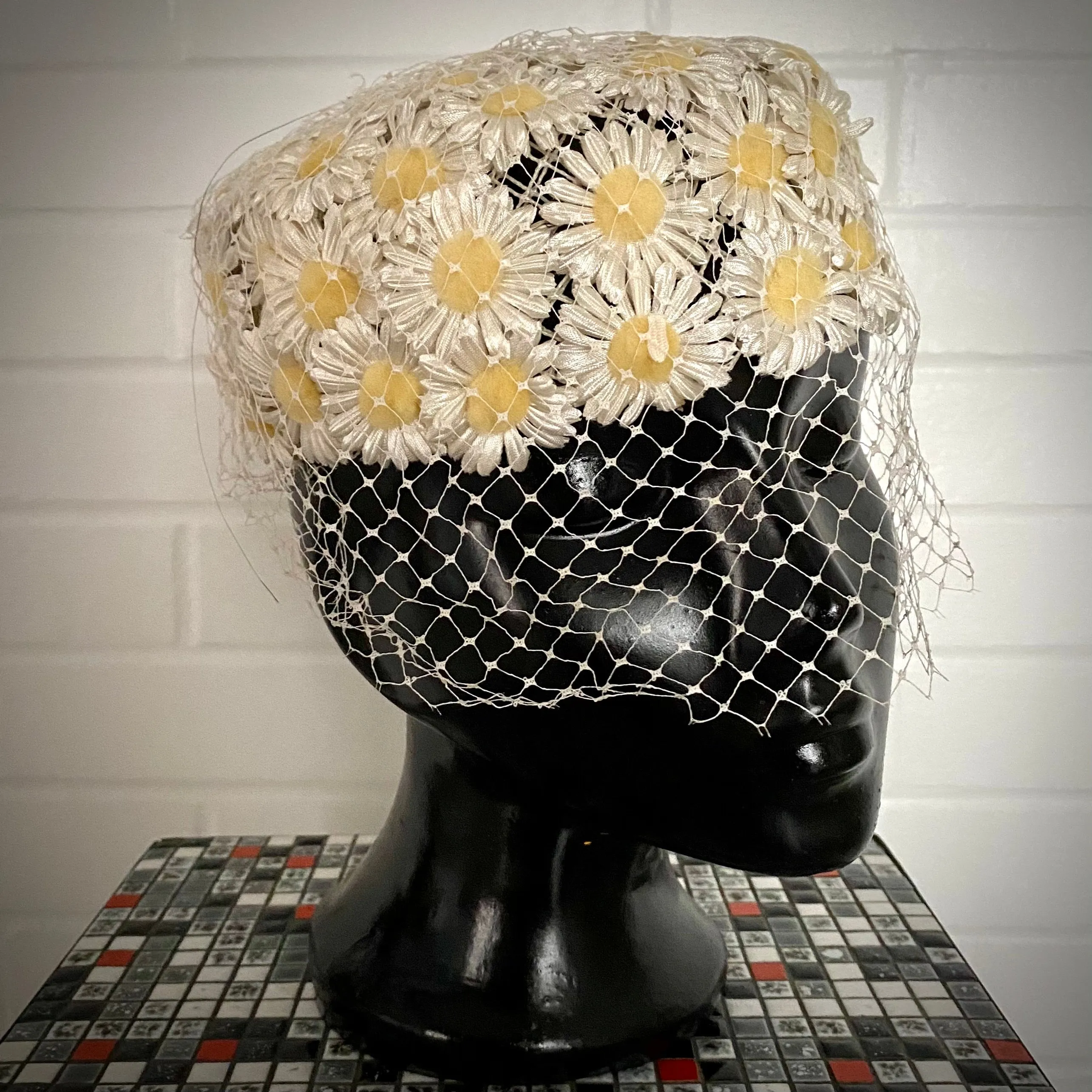 Late 50s/ Early 60s Daisy Hat With Veil